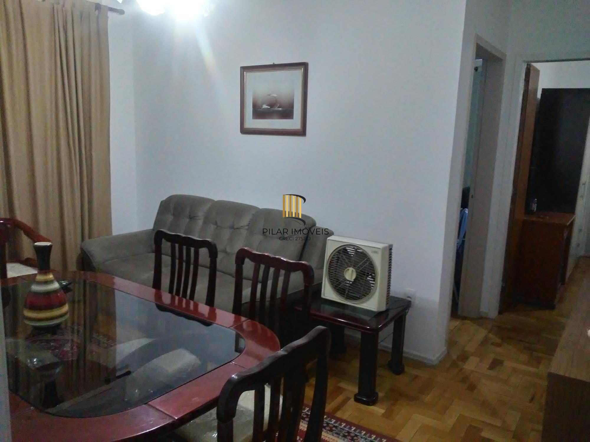 APARTAMENTO 2 DORMITÓRIOS NO 2º PAVIMENTO 1º ANDAR LOCALIZADO  NO BAIRRO SÃO SEBASTIÃO