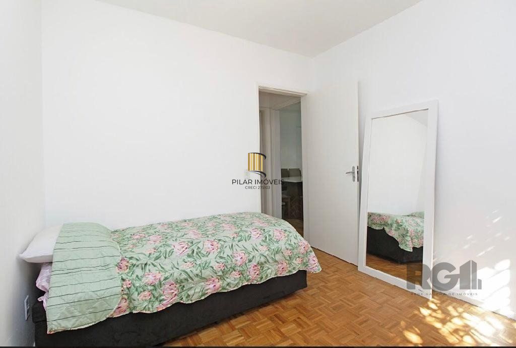 Apartamento 2 dormitórios, vaga de garagem, no bairro Camaquã, Porto Alegre/RS.