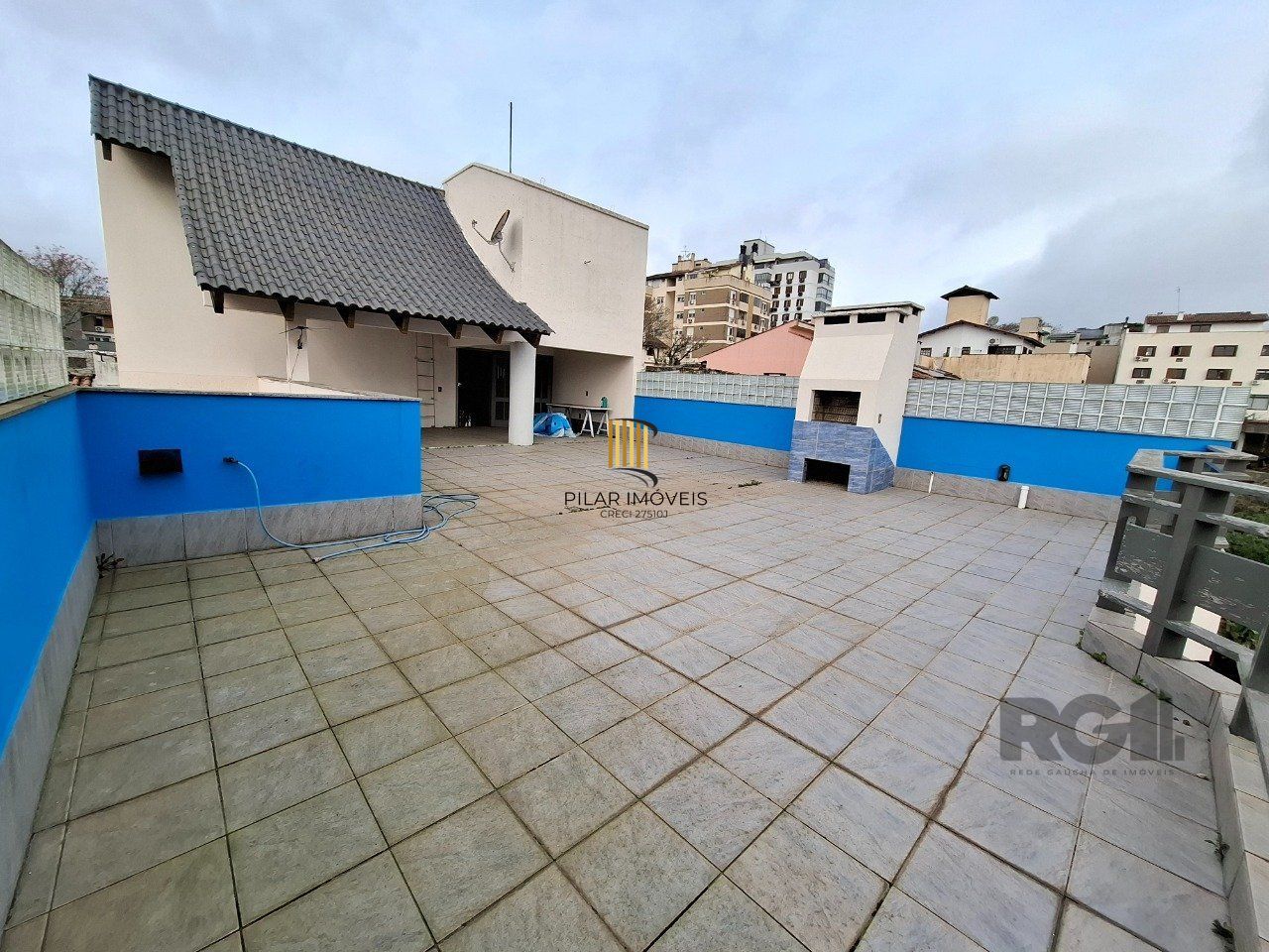Casa com 537,00 m² com 04 dormitórios no Bairro Tristeza