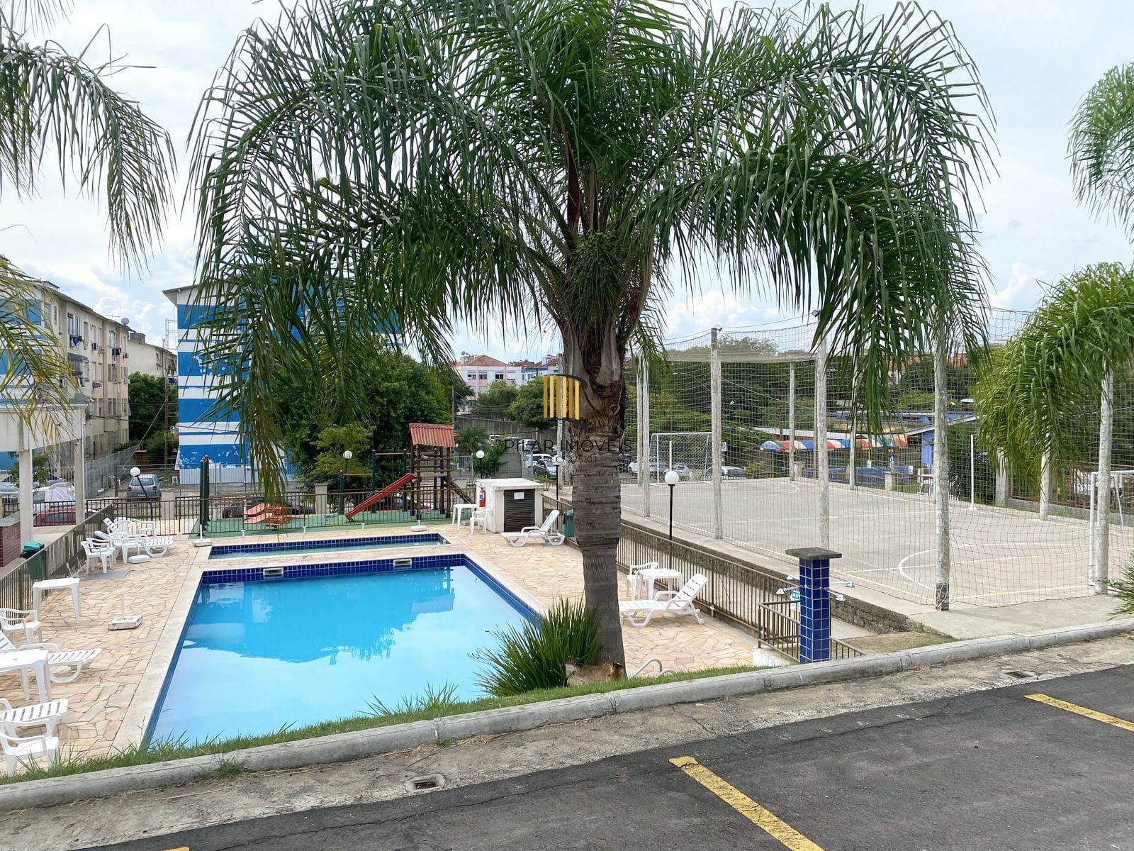 Apartamento com 02 quartos e 01 vaga escriturada no Bairro Jardim Leopoldina