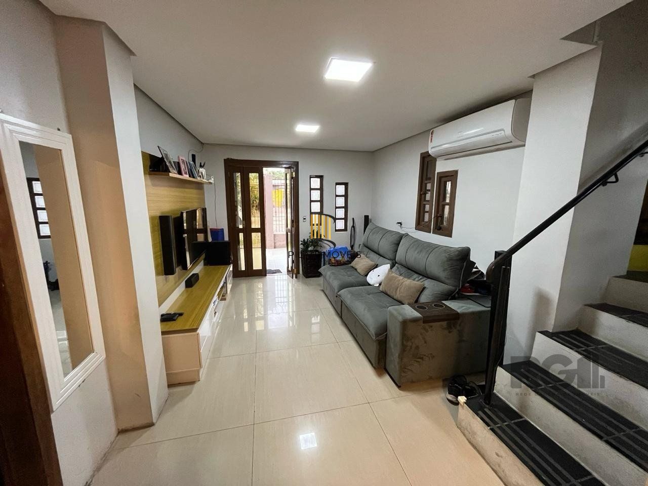 Sobrado a venda no bairro Mato Grande em Canoas