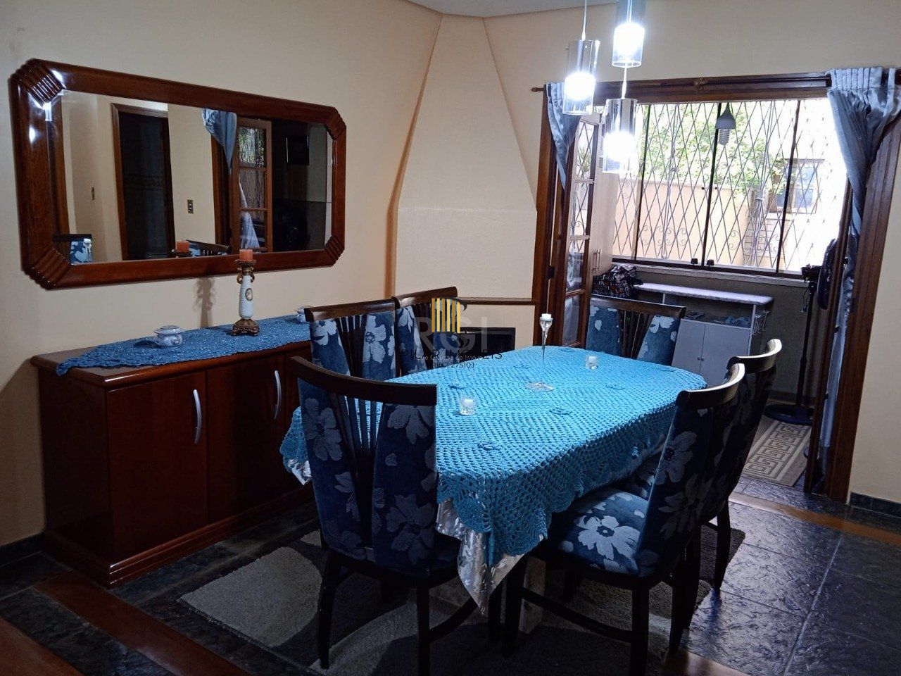 Apartamento com 128.25m², 3 dormitórios, sendo 2 suites, 1 vaga, Petrópolis,