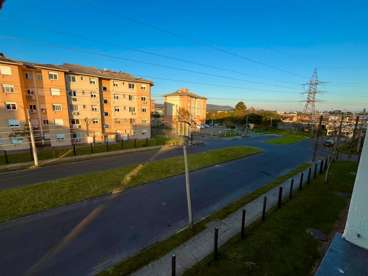 Apartamento com 02 quartos e 01 vaga no Bairro Restinga em Porto Alegre