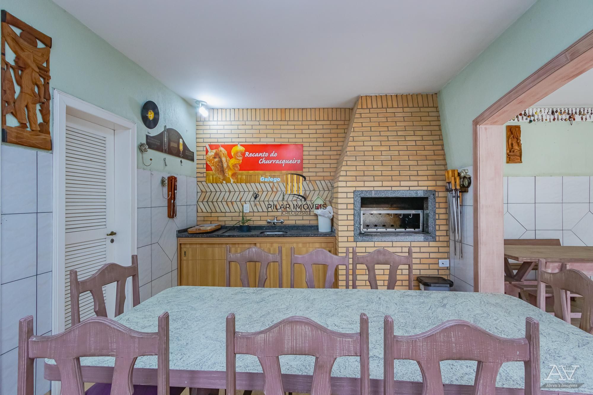 Linda Casa com 3 suítes no Santa Fé