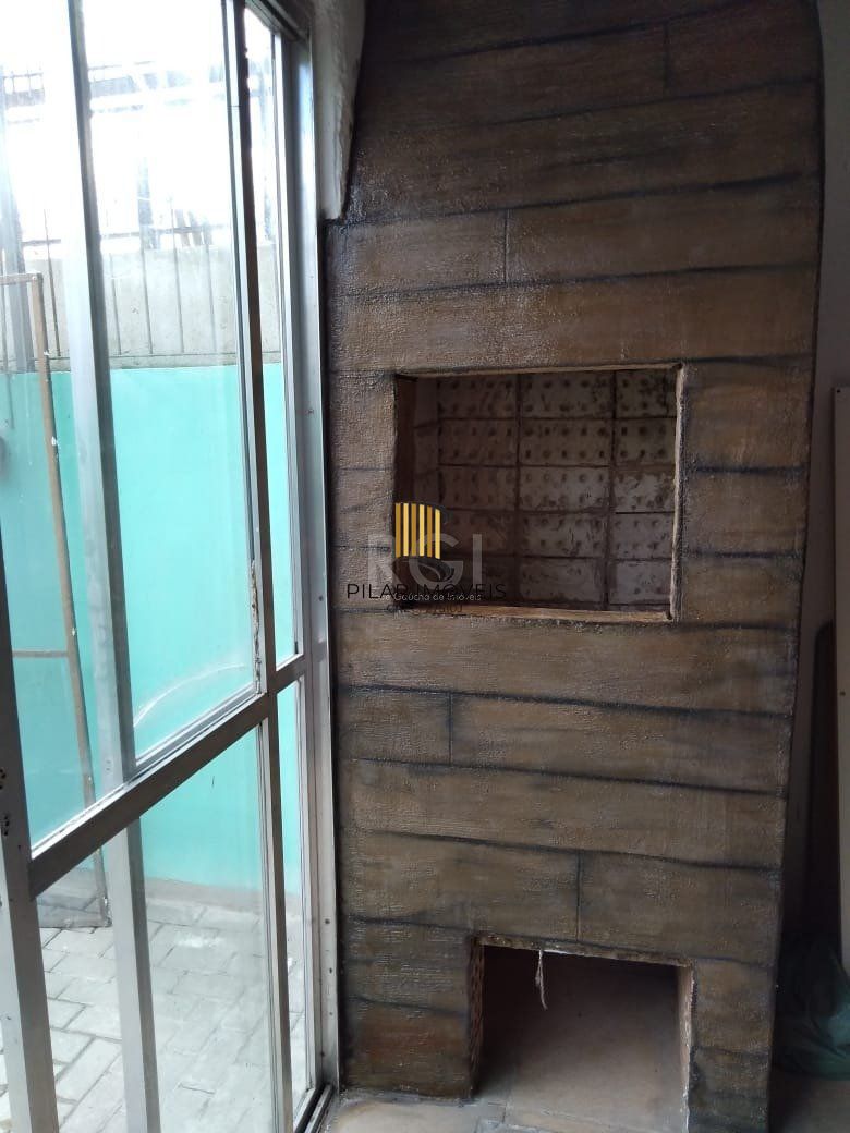 Casa para Venda - 100.45m², 4 dormitórios, sendo 2 suites, Guarujá, Porto Alegre
