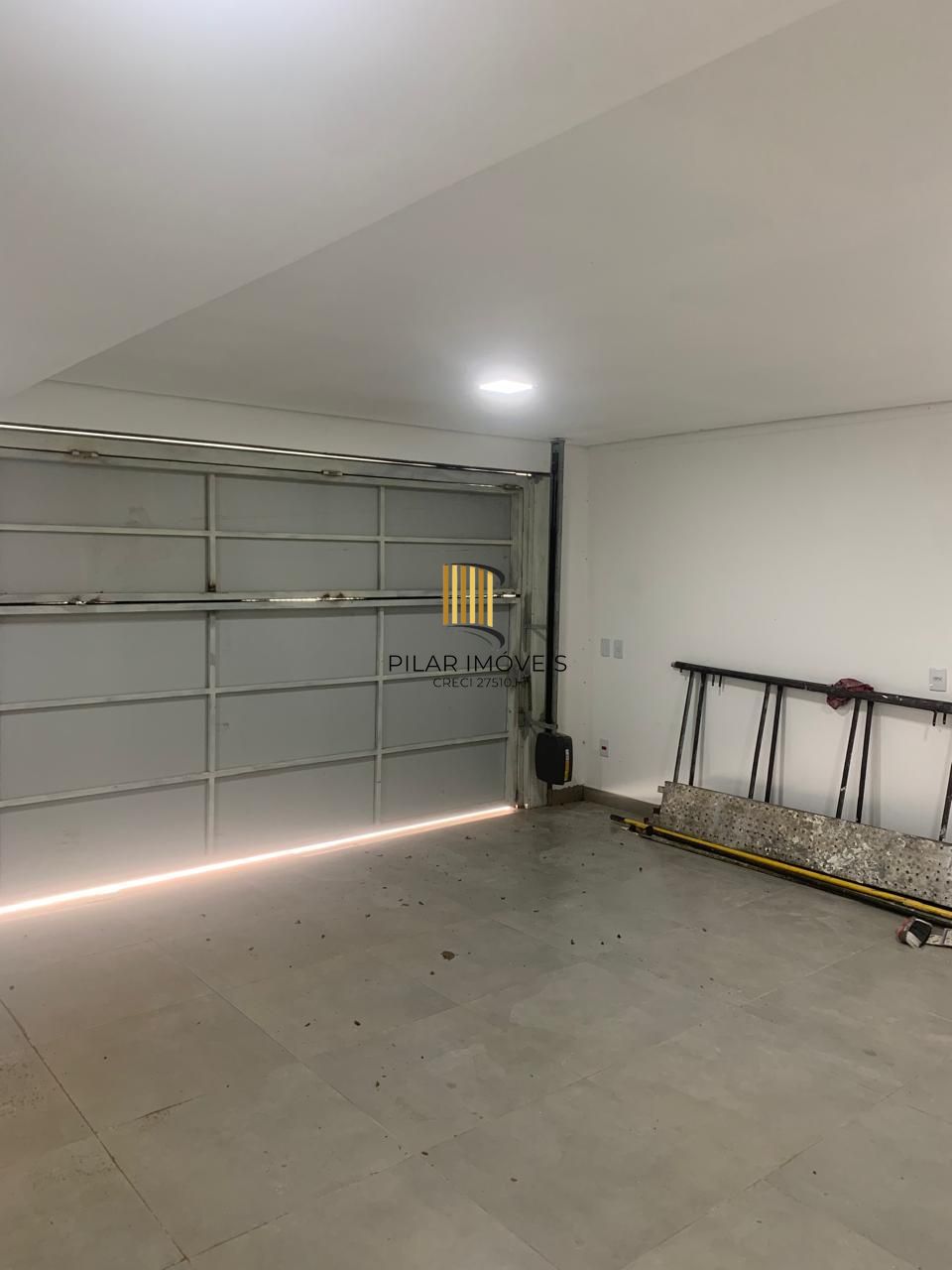 Casa com 3 dormitórios e suíte à Venda no Bairro Medianeira - Porto Alegre/RS