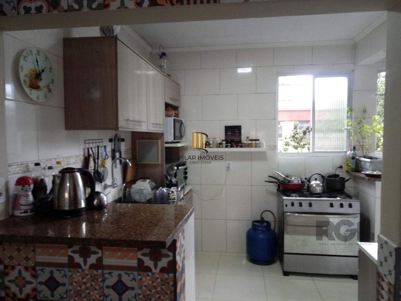 APARTAMENTO COM DOIS QUARTOS NO BAIRRO CAMAQUÃ