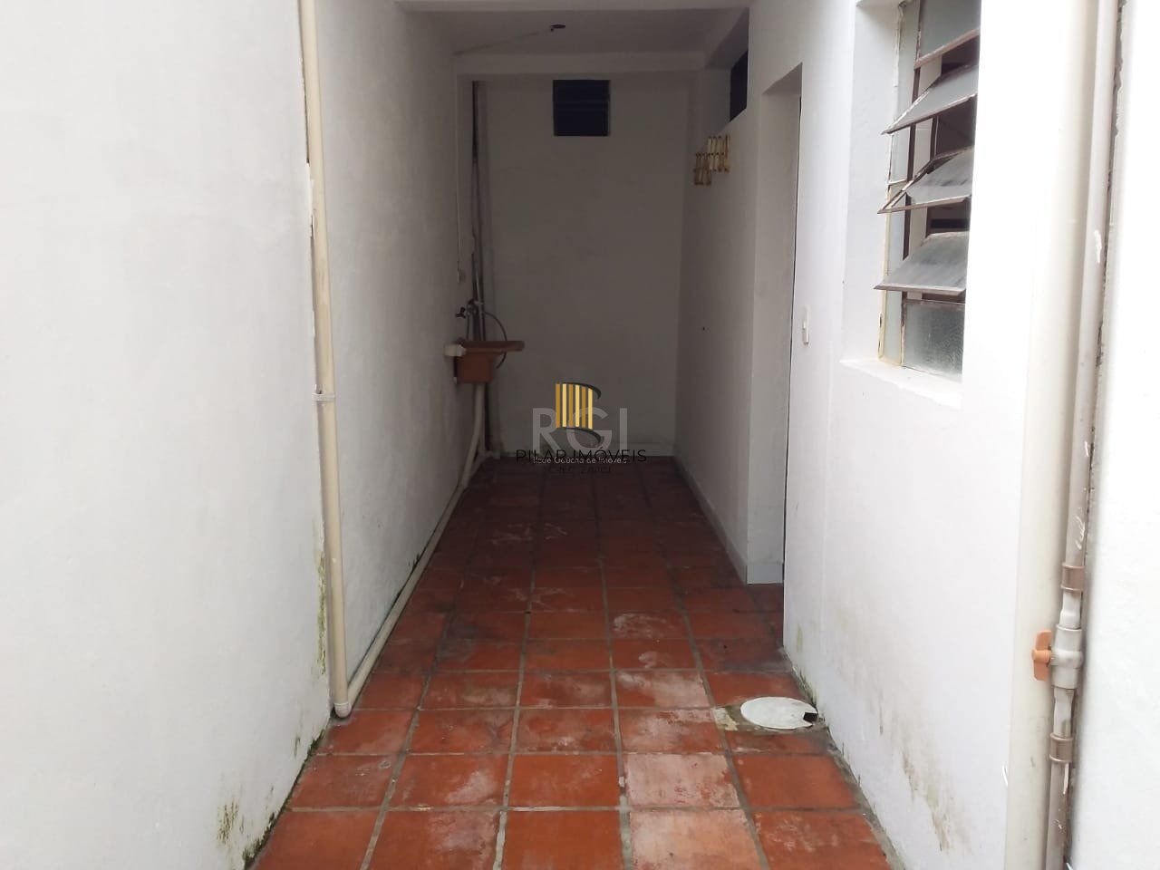 Casa  3 dormitórios, sendo 1 suites, 2 vagas - Medianeira, Porto Alegre/RS