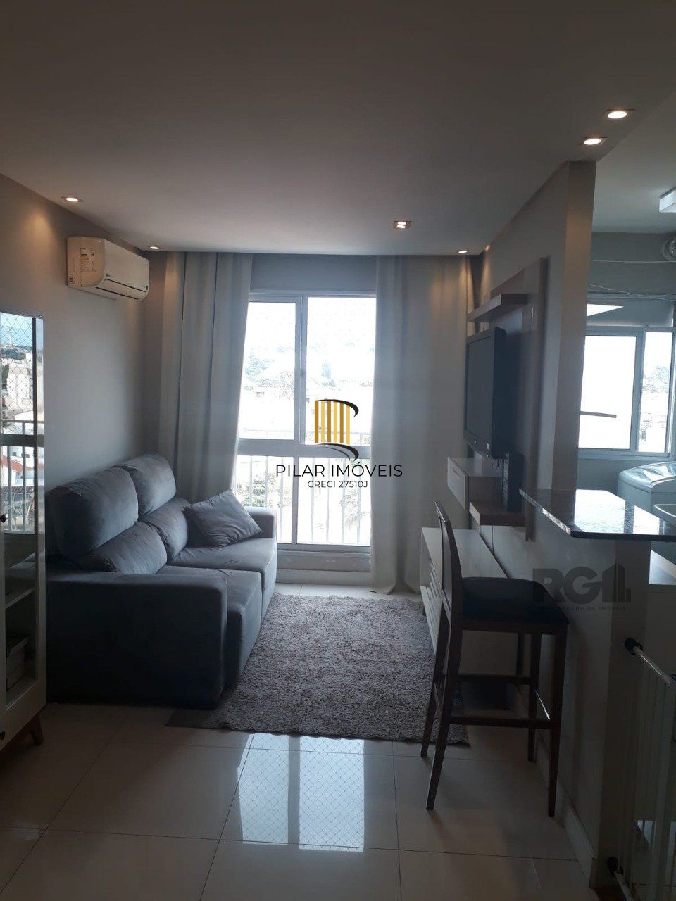 APARTAMENTO DE 2 DORMITÓRIOS E VAGA ESCRITURADA EM CONDOMÍNIO COM INFRA COMPLETA.