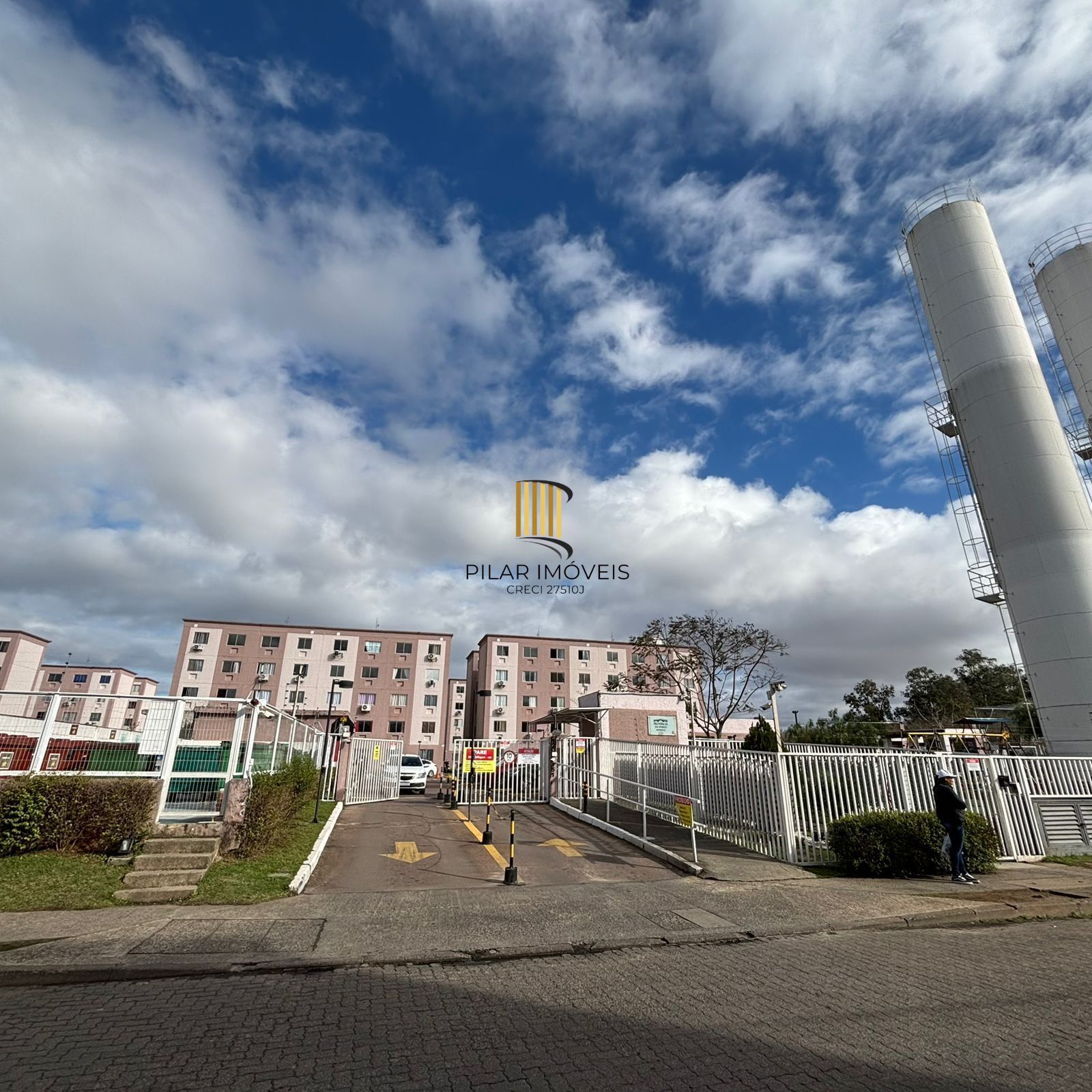 Apartamento com 02 quartos e 01 vaga fixa no Bairro Hípica