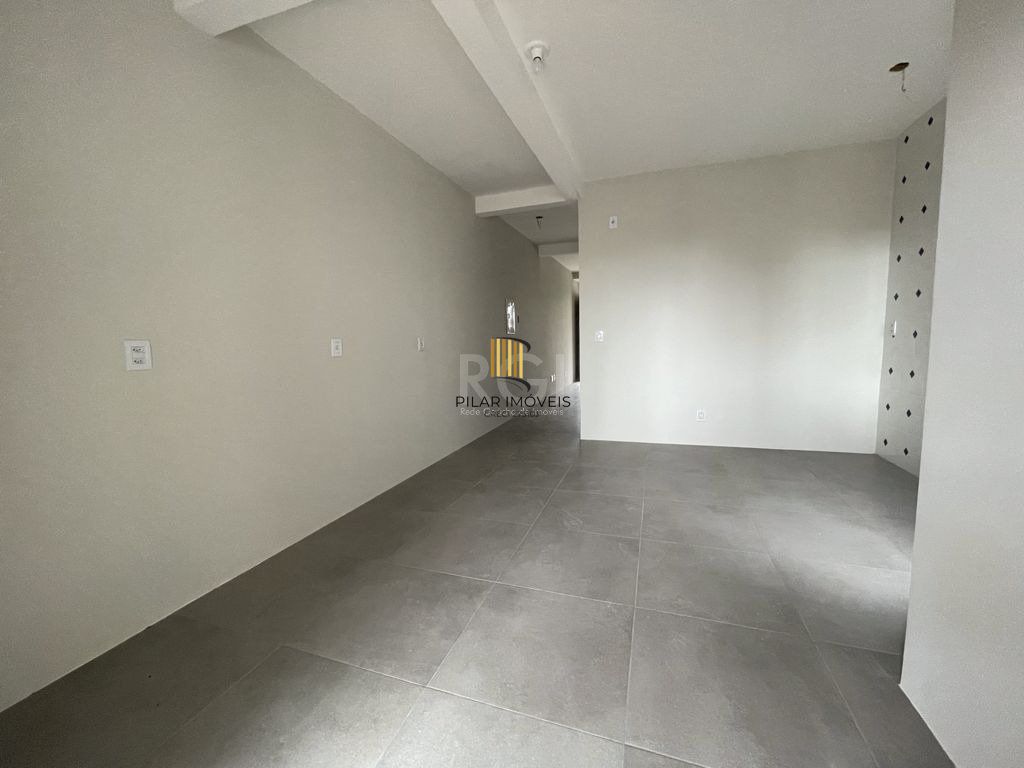 Casa 3 dormitórios, sendo 1 suites, 2 vagas - Guarujá, Porto Alegre RS