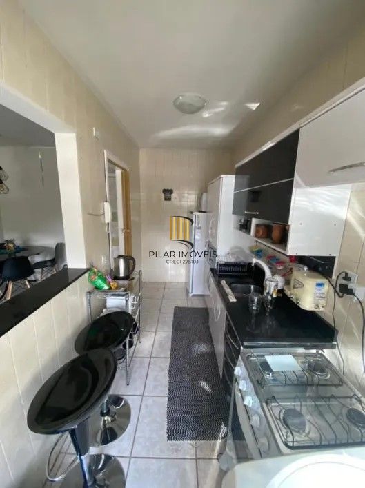 Apartamento com 02 quartos no Bairro Morro Santana