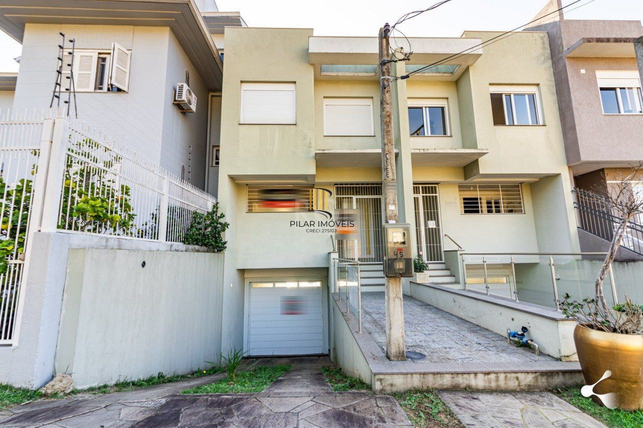 Casa 3 dormitórios no bairro Espírito Santo