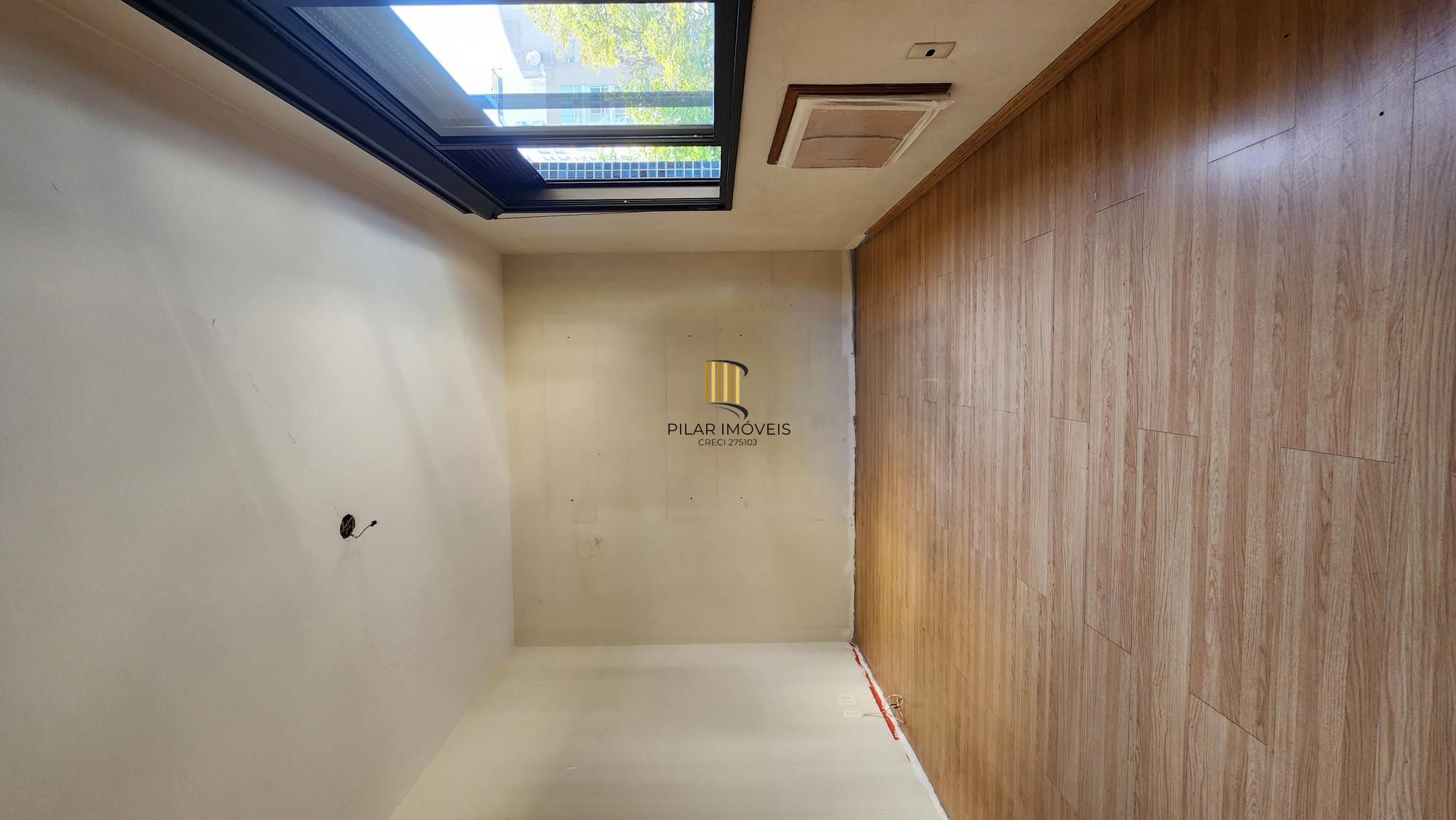 Apartamento de 103m² com 3 dormitórios, 1 suíte e 2 Vagas no Bairro Petrópolis