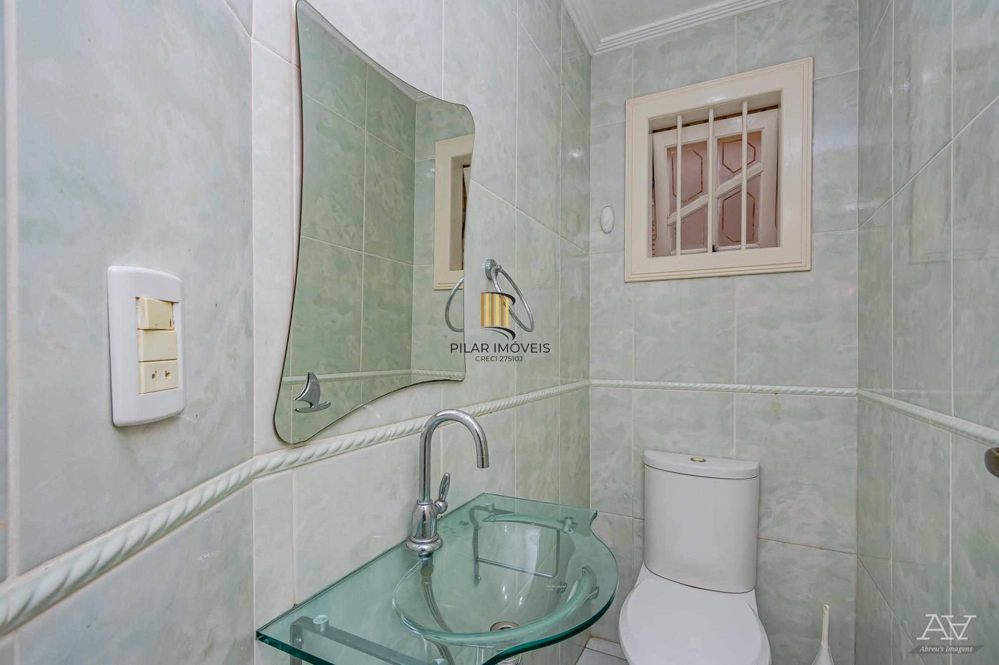 Linda Casa com 3 suítes no Santa Fé