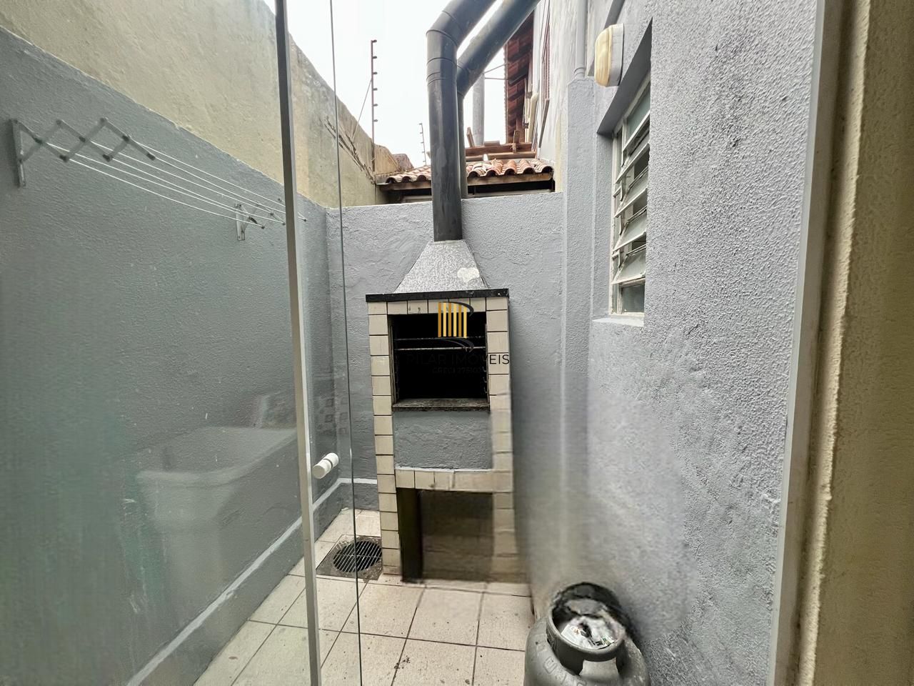 Casa em condomínio fechado  com 94m2, 3 dormitórios no bairro Camaquã.