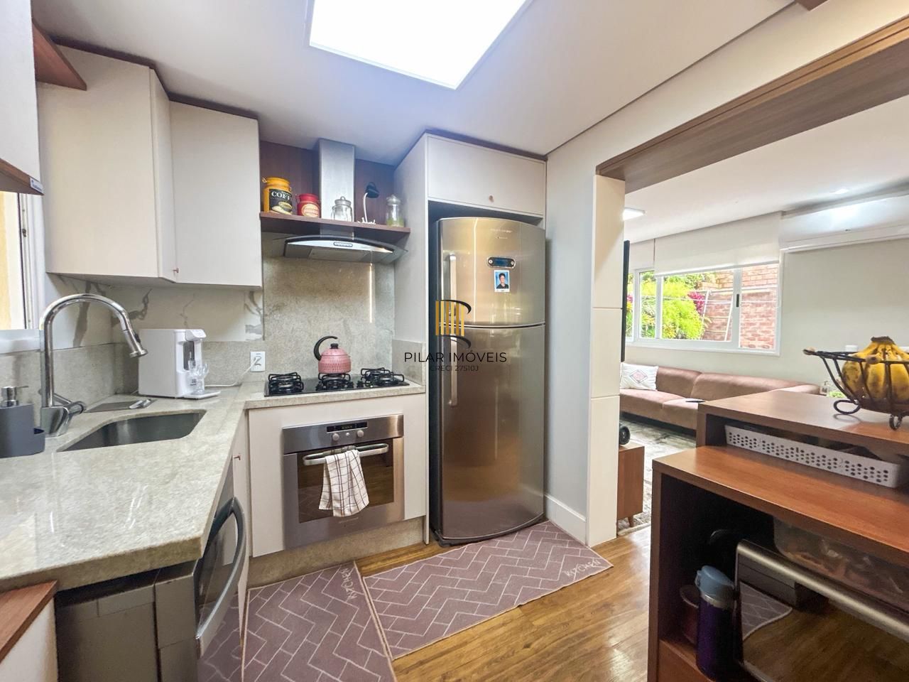 Casa em Condomínio com 03 quartos, 01 suíte e 02 vagas cobertas - Teresópolis