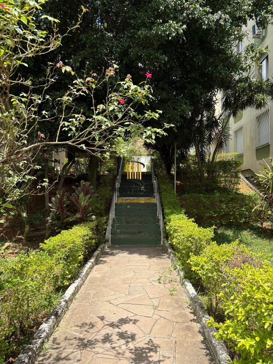 Apartamento de 2 dormitórios com vaga no bairro Vila Nova