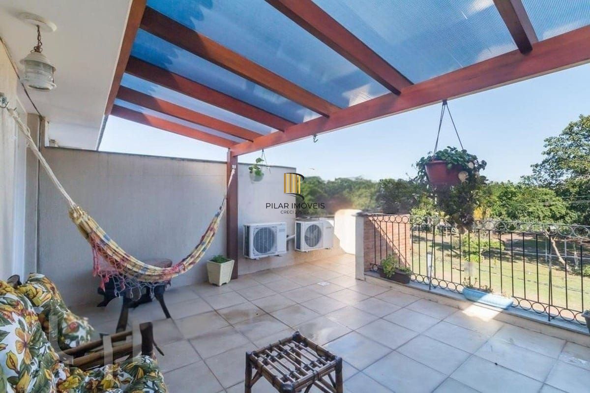 Casa com 03 quartos no Bairro de Ipanema em Porto Alegre/RS