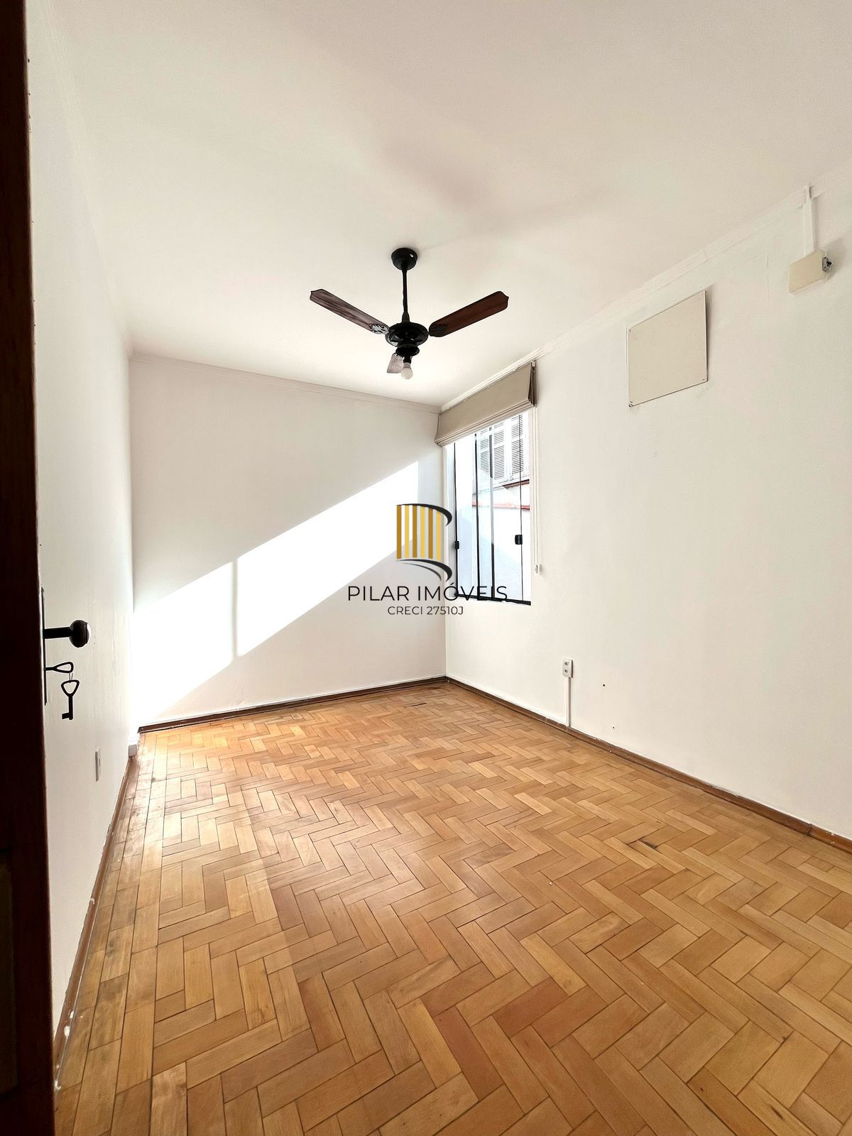 Apartamento 2 Dormitórios com Sacada e Pátio - Excelente Localização