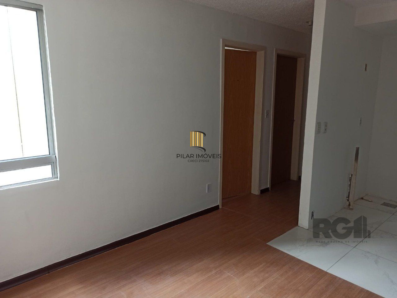 Oportunidade !!! Lindo Apartamento 02 Dormitórios reformado e com vaga.