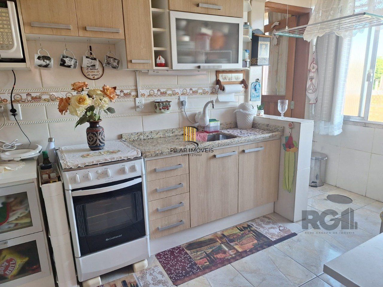 APARTAMENTO 2 DORMITORIOS, GARAGEM COBERTA, DEPEDENCIA DE EMPREGADA, TERCEIRO ANDAR NO PASSO DA AREIA, PORTO ALEGRE RS