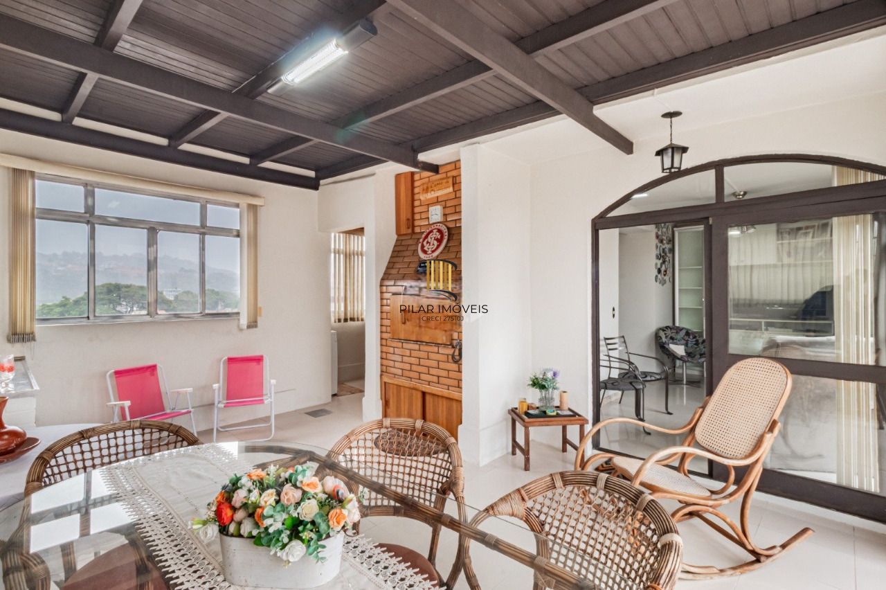 COBERTURA 3DORMITÓRIOS, 1 VAGA COBERTA NO CRISTAL PORTO ALEGRE RS