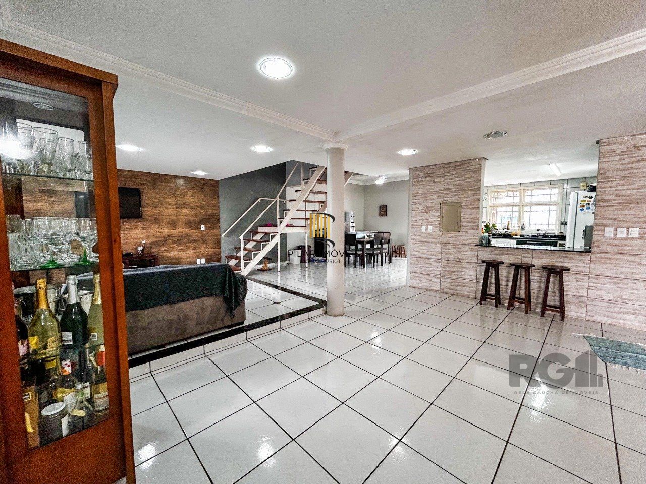 Casa 4 dormitórios no bairro Vila Nova