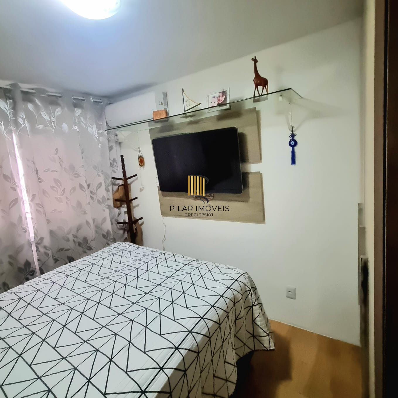 Apartamento Térreo com 02 quartos e 01 vaga no Bairro Campo Novo