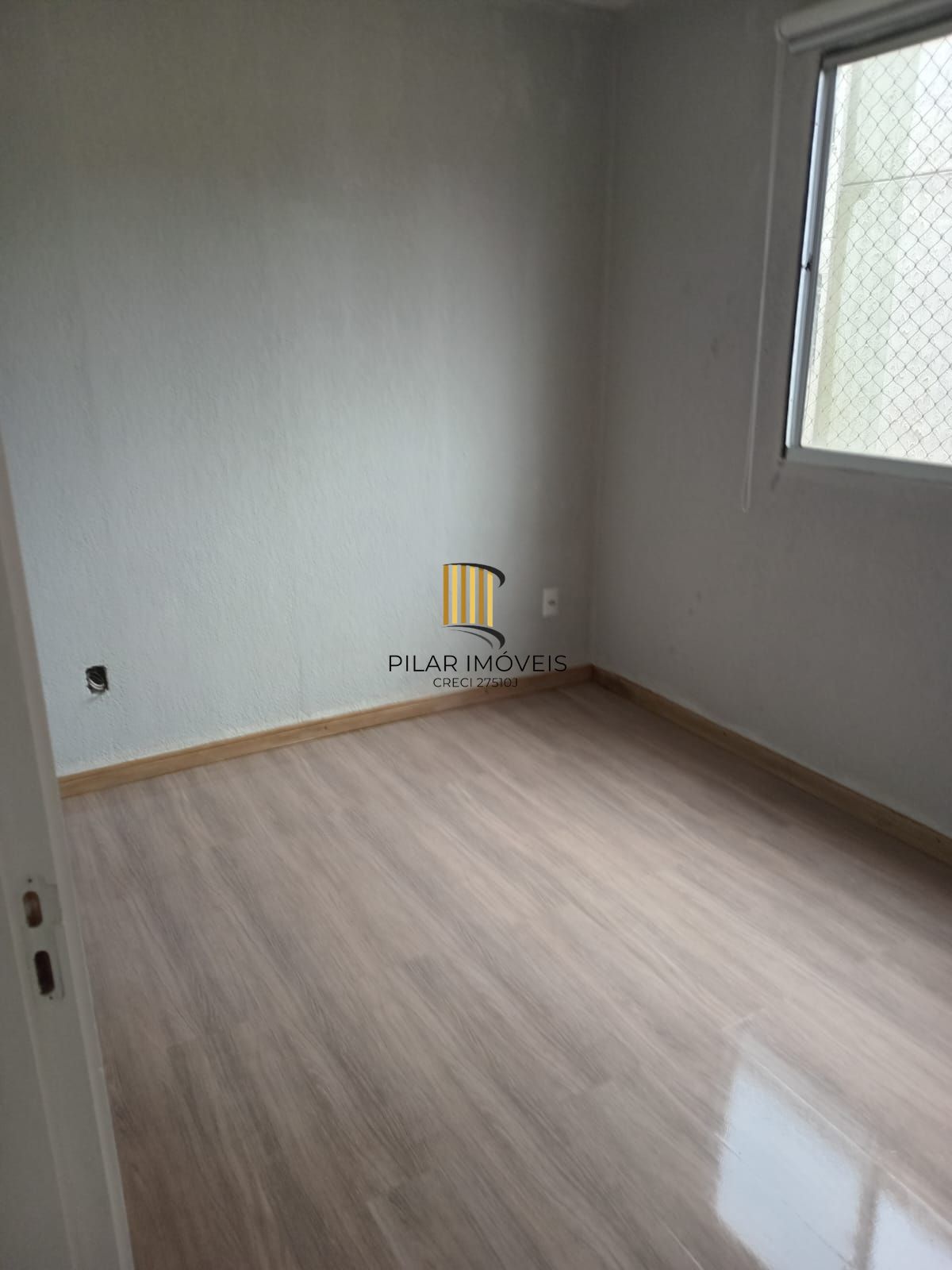 Apartamento com 02 Quartos e 01 Vaga no Bairro Mário Quintana em Porto Alegre