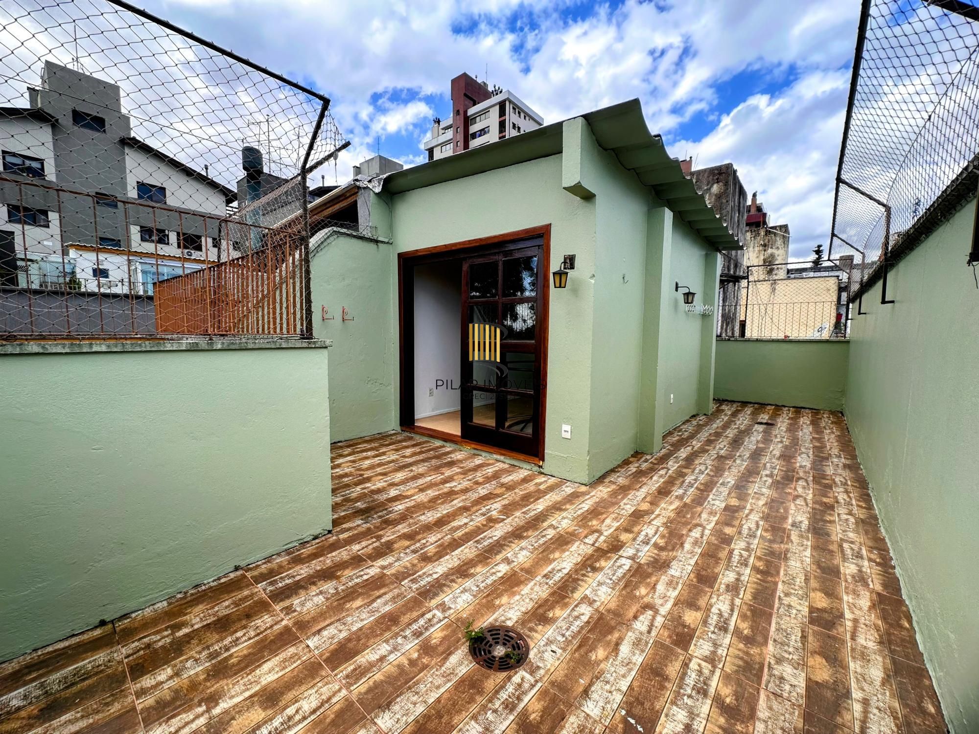 Cobertura a venda 1 dormitório no bairro Petrópolis em Porto Alegre.