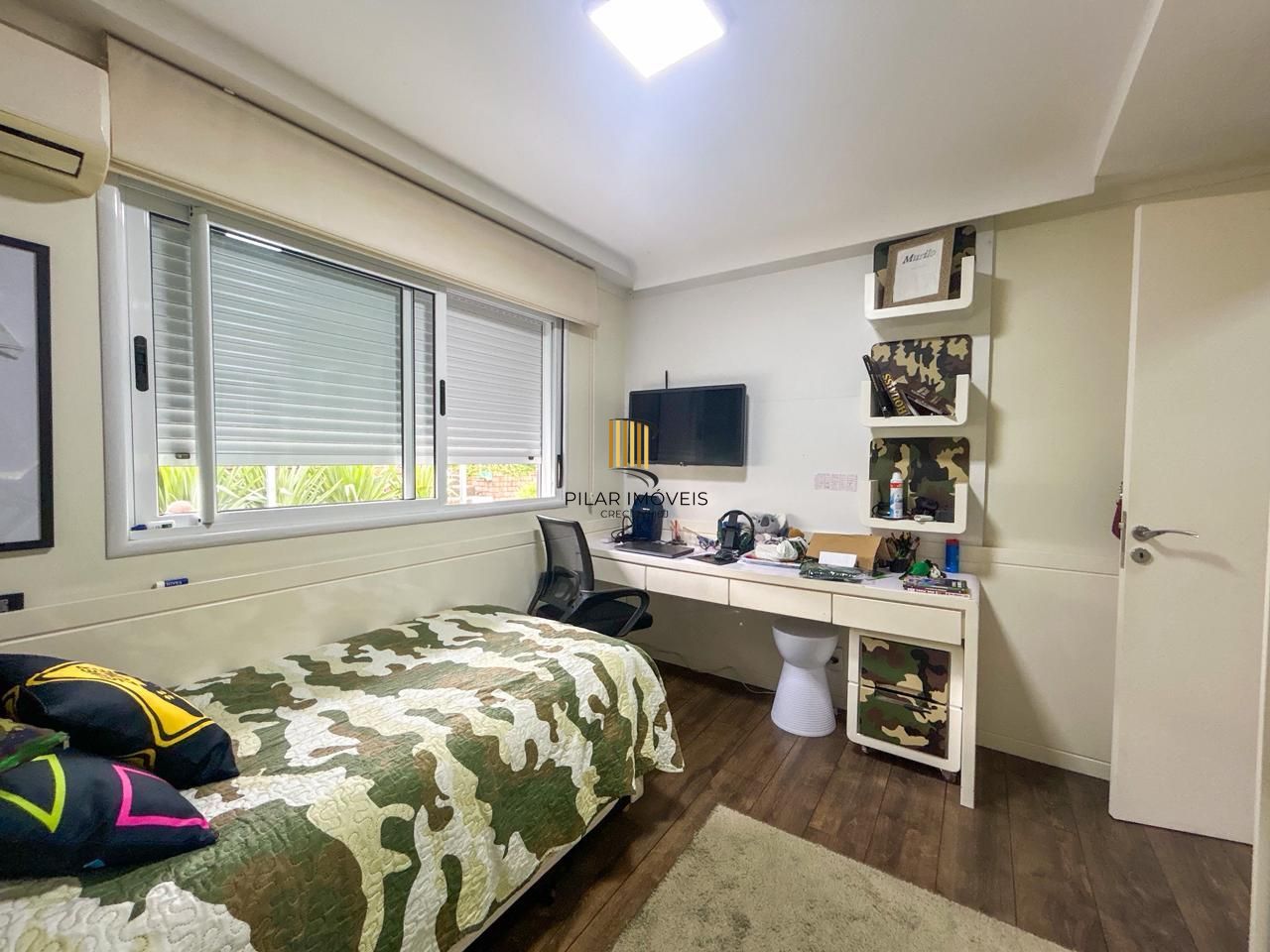 Casa em Condomínio com 03 quartos, 01 suíte e 02 vagas cobertas - Teresópolis