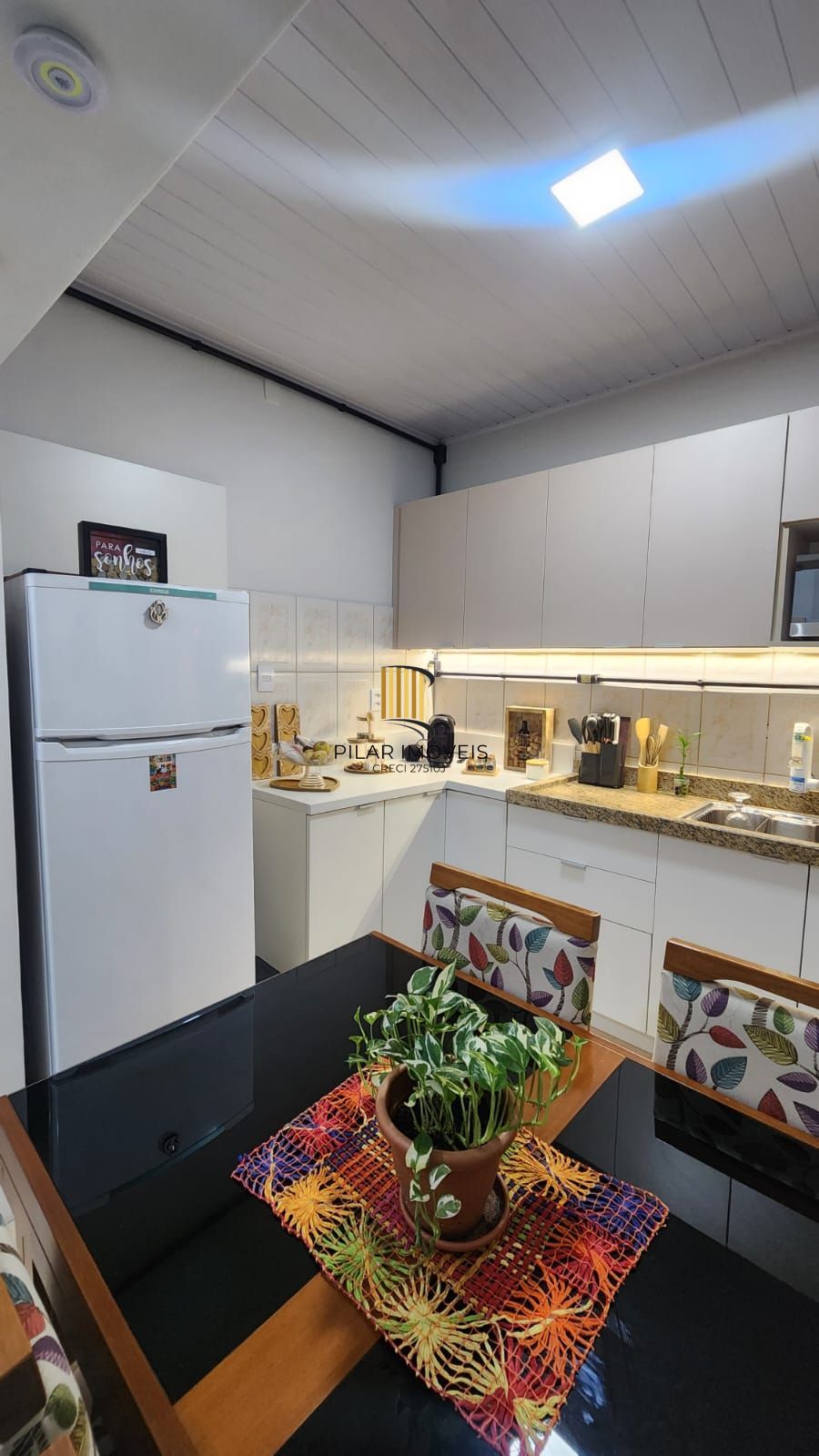 Apartamento com 02 Quartos e 01 Banheiro no Bairro Petrópolis em Porto Alegre