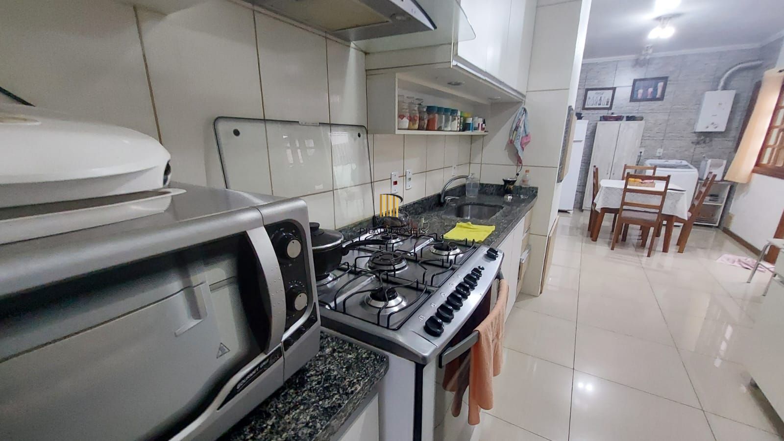 CASA NO LAGOS DE NOVA IPANEMA - 2 QUARTOS E ATELIER NO PISO SUPERIOR