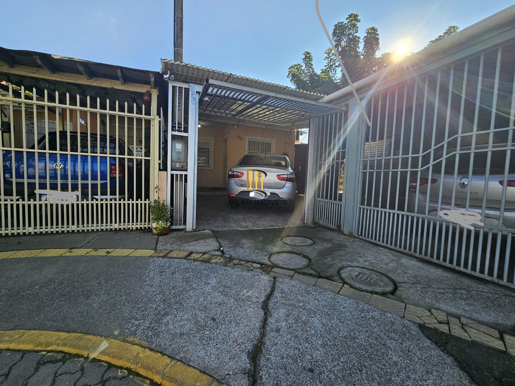 Oportunidade Única! Casa Residencial com 2 Quartos, 2 Banheiros e 2 Vagas de Garagem em Cachoeirinha, Rio Grande do Sul**