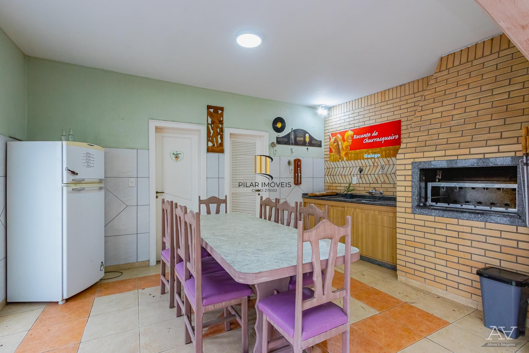 Linda Casa com 3 suítes no Santa Fé