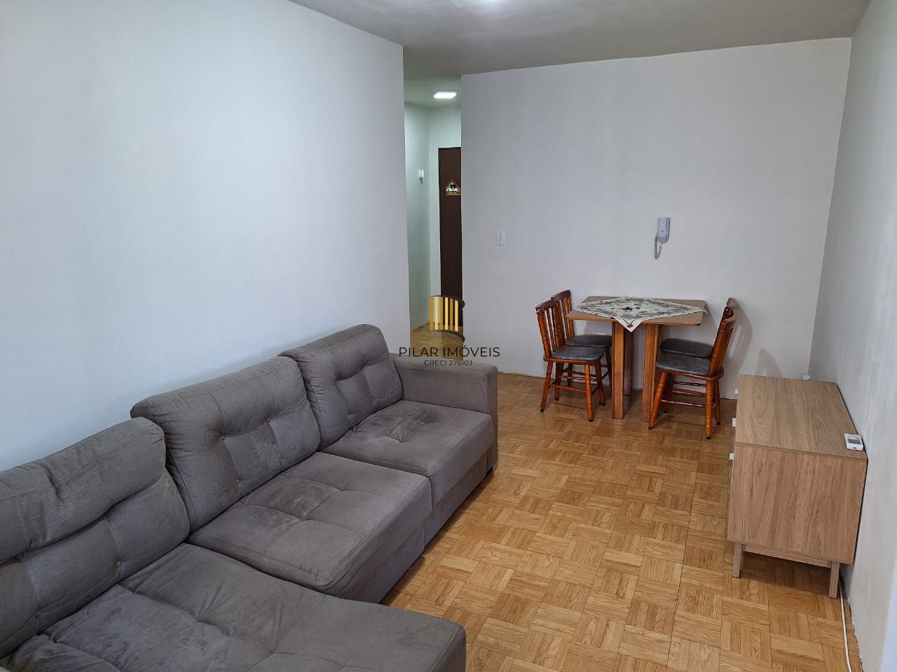 Apartamento mobiliado com 2 quartos no Bairro Humaitá