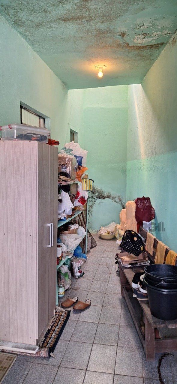 Casa 4 Dormitório(s) Bairro Serraria