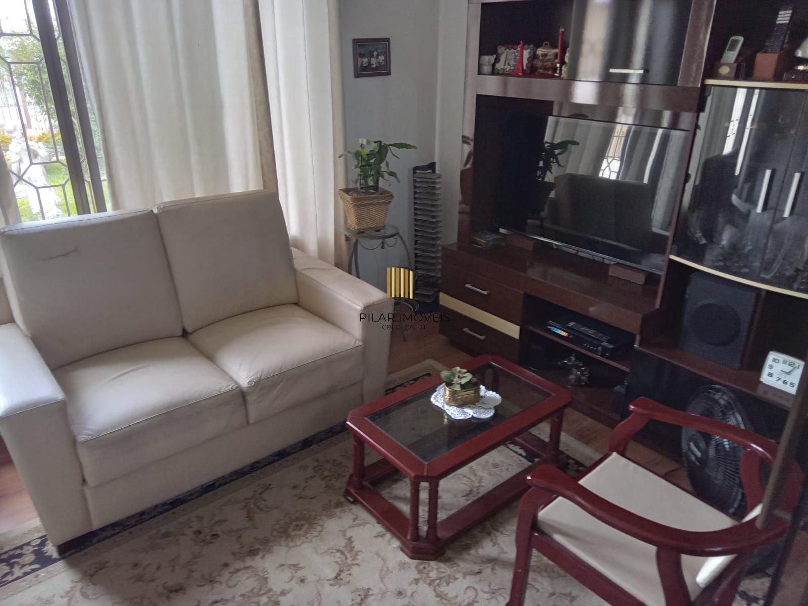 Casa com 3 dormitórios suíte , garagem para 3 carros !