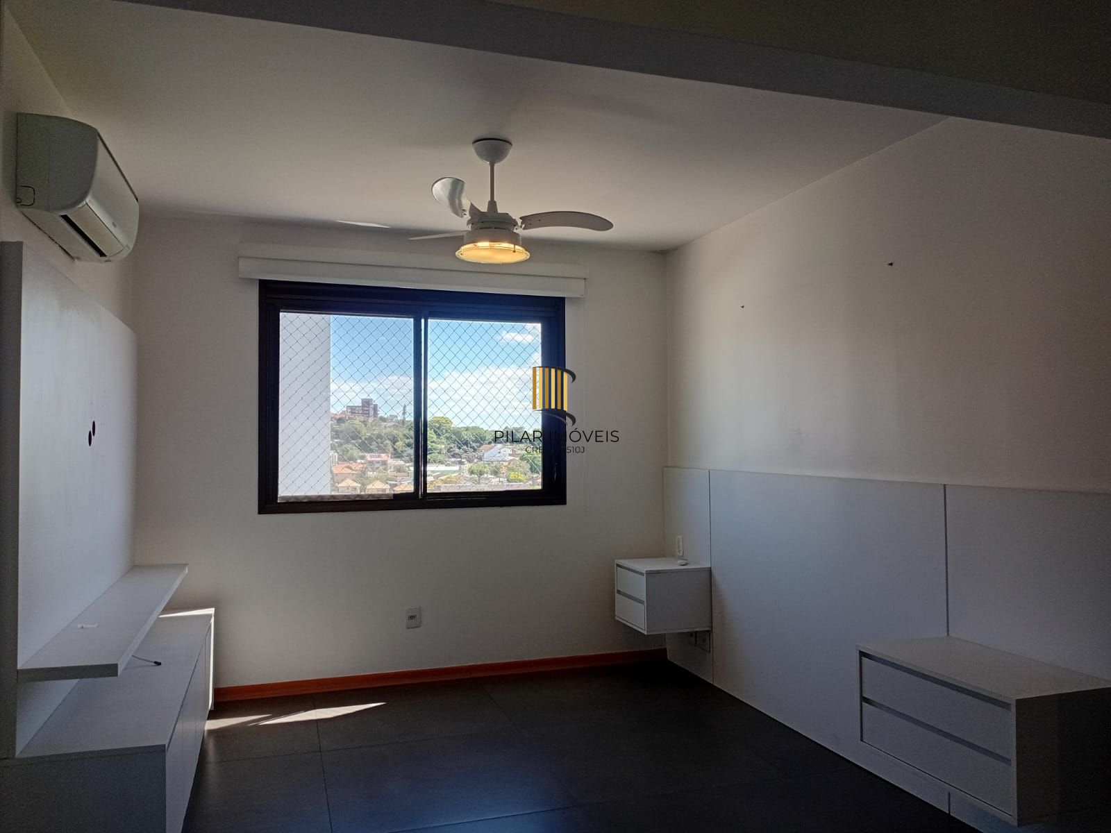 Apartamento 2 quartos, suíte, vaga coberta no bairro Camaquã em Porto Alegre/RS