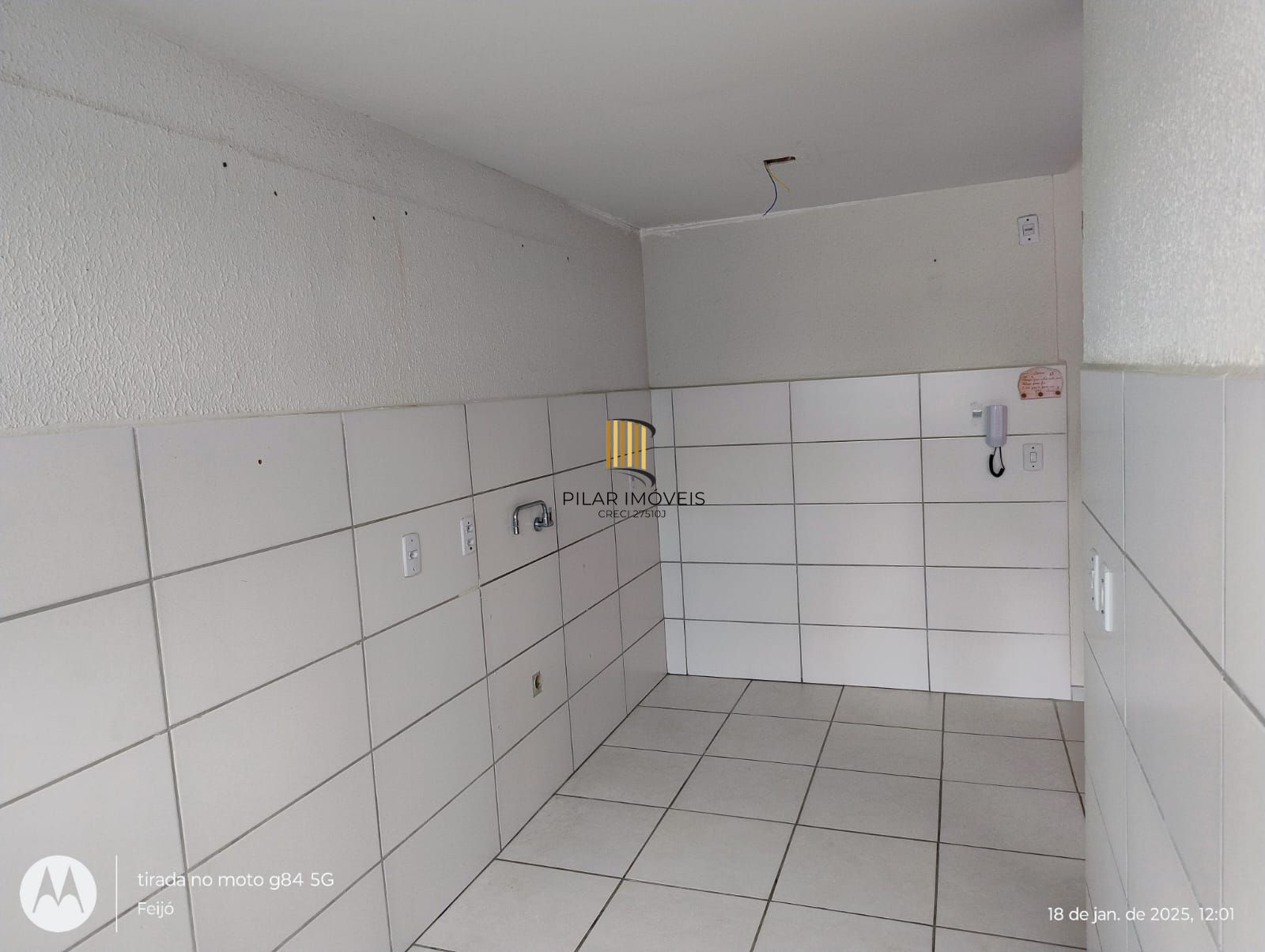 Apartamento com 02 quartos e 01 vaga no Bairro Chapéu do Sol