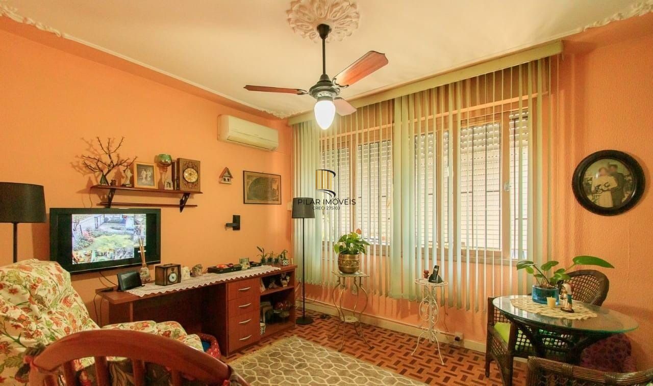 Casa para Venda - 222m², 3 dormitórios, sendo 3 suites, 2 vagas - Menino Deus