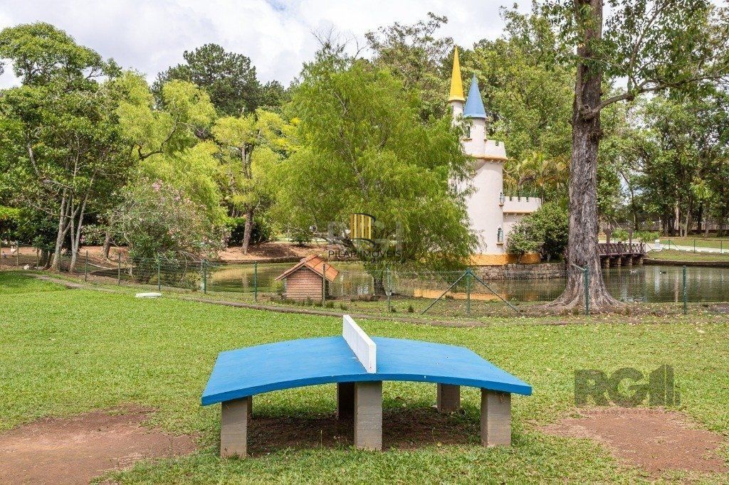 Casa com 4 quartos, suíte, churrasqueira, vaga de garagem, no bairro Elsa, Viamão/RS