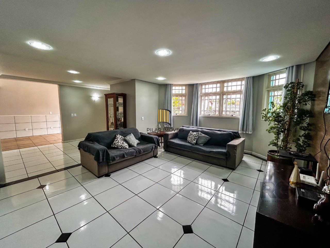 Casa 4 dormitórios no bairro Vila Nova