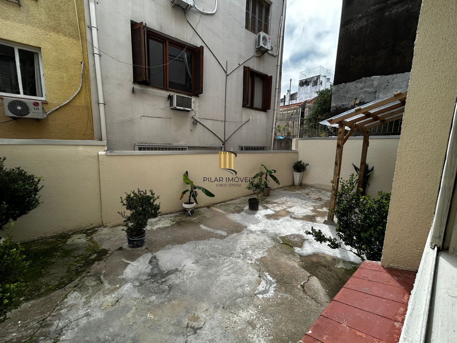 APARTAMENTO GARDEN, 1 QUARTO, PÁTIO PRIVATIVO, PROX HOSPITAL DE CLINICAS POA/RS