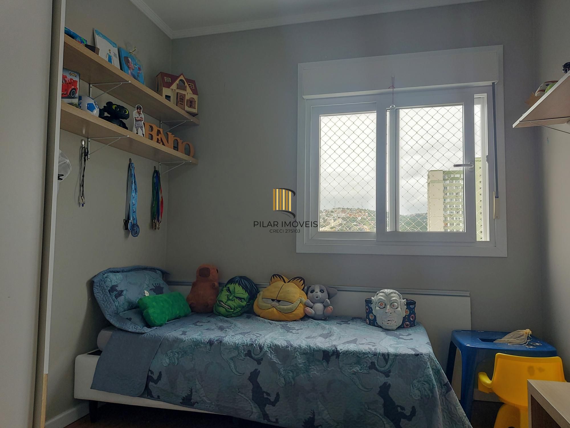Apto 3 quartos/com 1 suite e vaga coberta no bairro Cavalhada