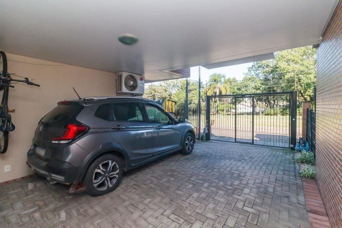 Casa com 03 quartos no Bairro de Ipanema em Porto Alegre/RS
