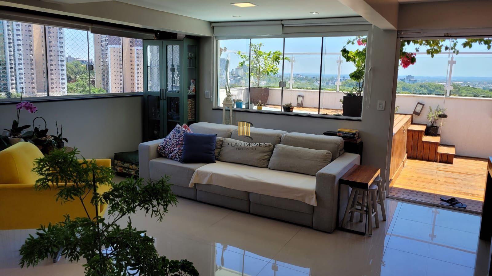 Cobertura com 157m2, 3 dormitórios no bairro Boa Vista.