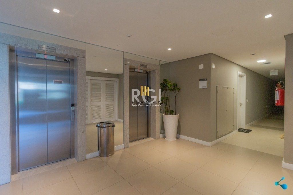 Apartamento para Venda - 60m², 2 dormitórios, sendo 1 suites, 1 vaga - Glória