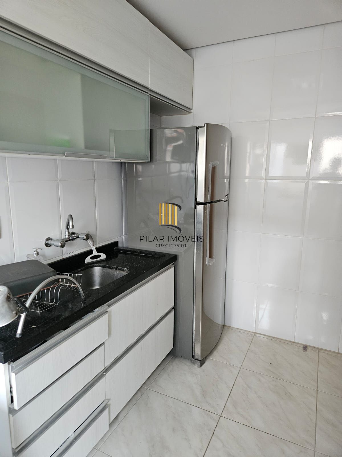 Apartamento com 02 quartos, 02 banheiros e  01 vaga no Bairro Vila Ipiranga
